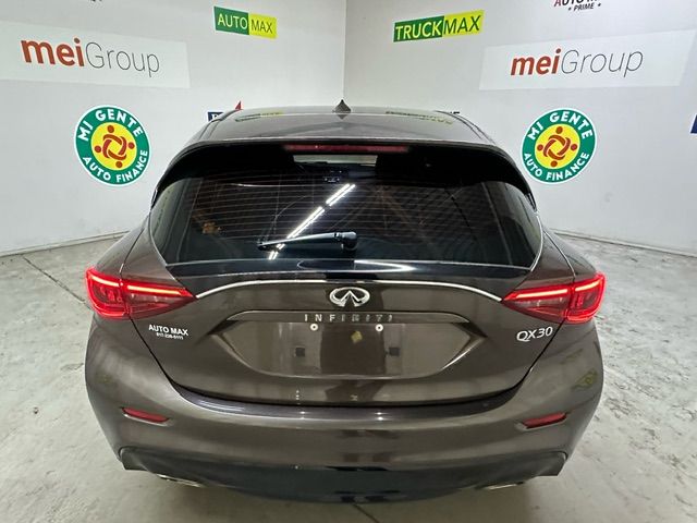 2017 Infiniti QX30 Base