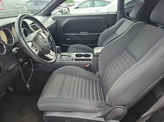 2011 Dodge Challenger V6 2D COUPE