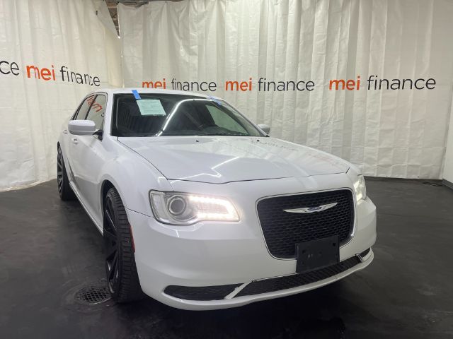 2018 Chrysler 300 Touring