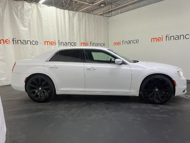 2018 Chrysler 300 Touring