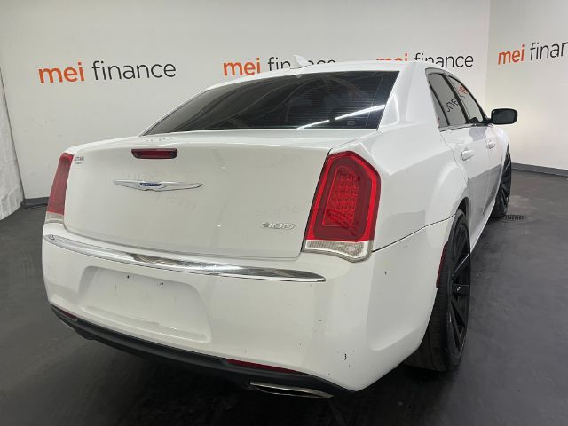 2018 Chrysler 300 Touring