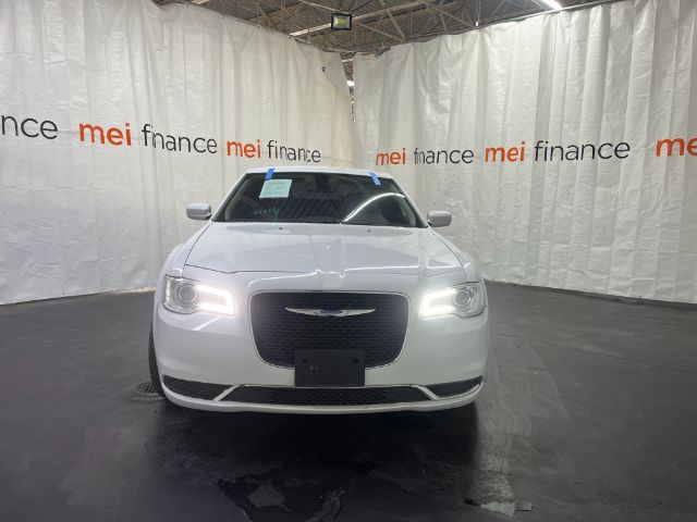 2018 Chrysler 300 Touring
