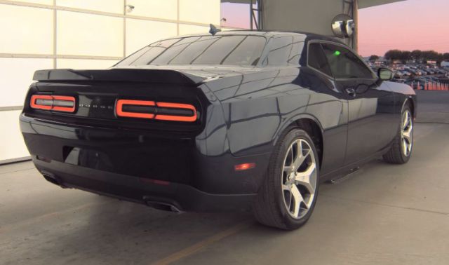 2016 Dodge Challenger SXT Plus