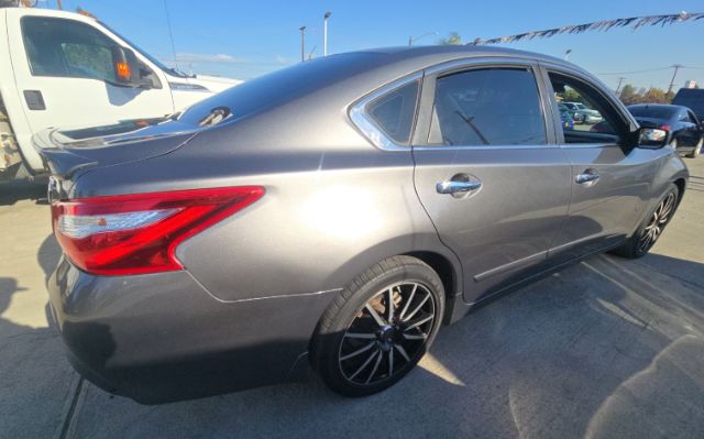 2017 Nissan Altima 2.5 SR