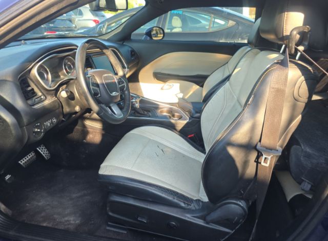 2016 Dodge Challenger SXT Plus