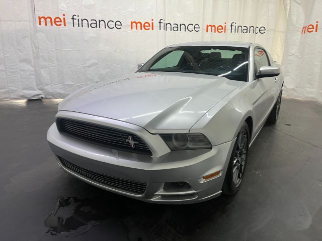 2013 Ford Mustang V6 Coupe