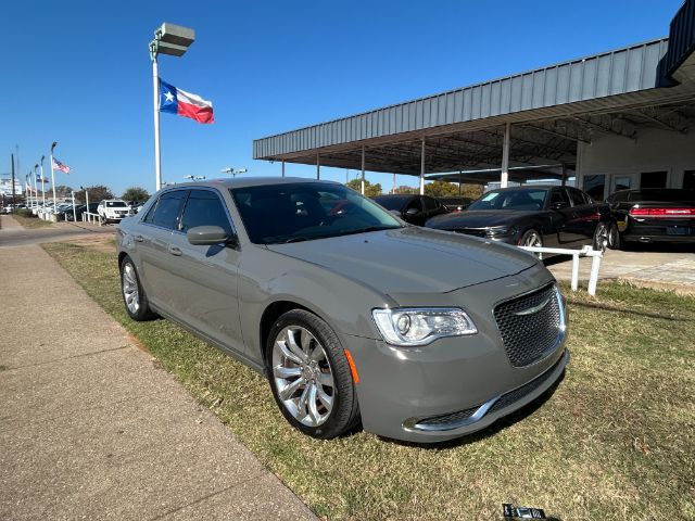 2017 Chrysler 300 Limited