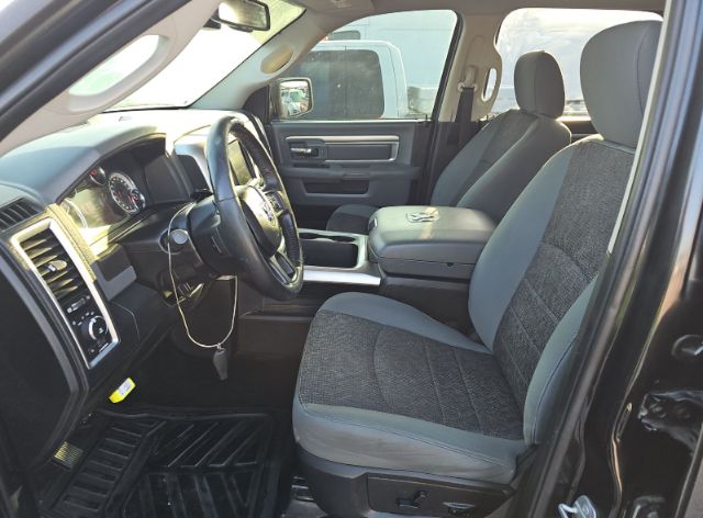 2016 RAM 1500 SLT Crew Cab SWB 2WD