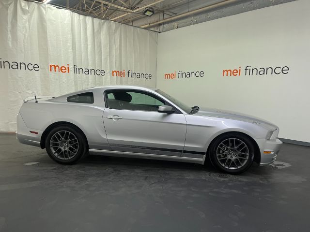 2013 Ford Mustang V6 Coupe