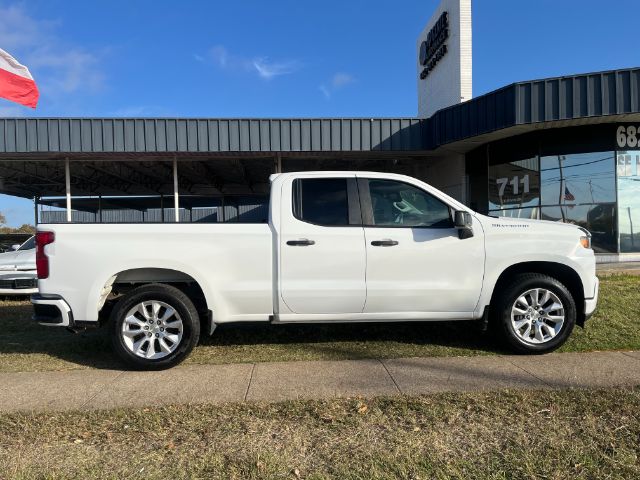 2020 Chevrolet Silverado 1500 2WD Double Cab Standard Bed Custom