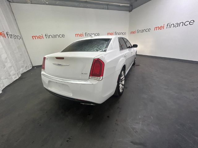 2019 Chrysler 300 Touring