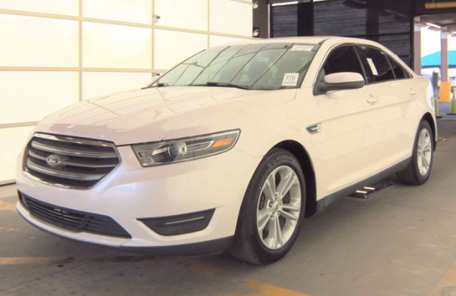 2019 Ford Taurus SEL's photo