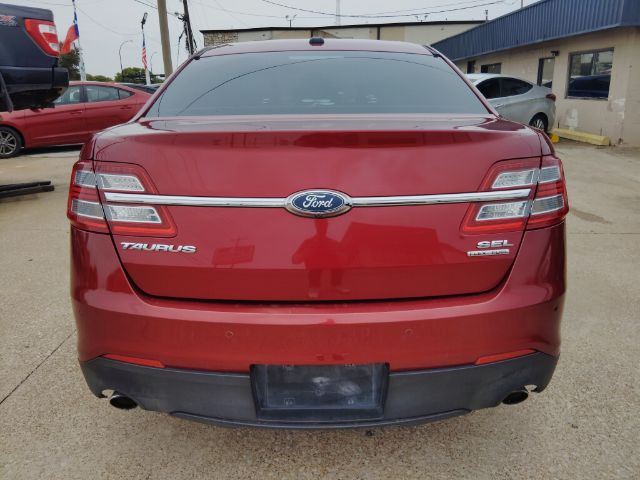 2018 Ford Taurus SEL