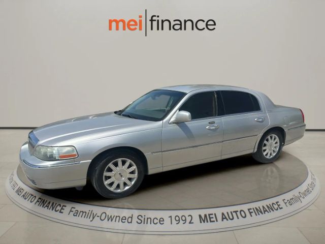2010 Lincoln Town Car Signature Limited's photo